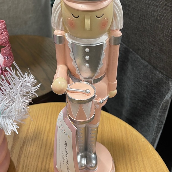 Pink Christmas Nutcracker w/Drum Pastel Christmas Figure Cupcakes & Cashmere NWT - Picture 6 of 7